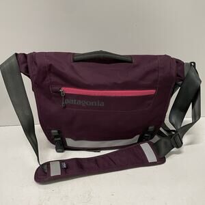 Patagonia Half Mass Messenger Bag Maroon Crossbody Organizer Commuter Travel